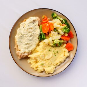 Pangafilet met aardappelpuree en groentemix